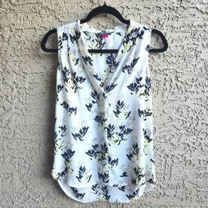 Vince Camuto Summer Floral Sleeveless Blouse in Black, Yellow, Tan Size XS